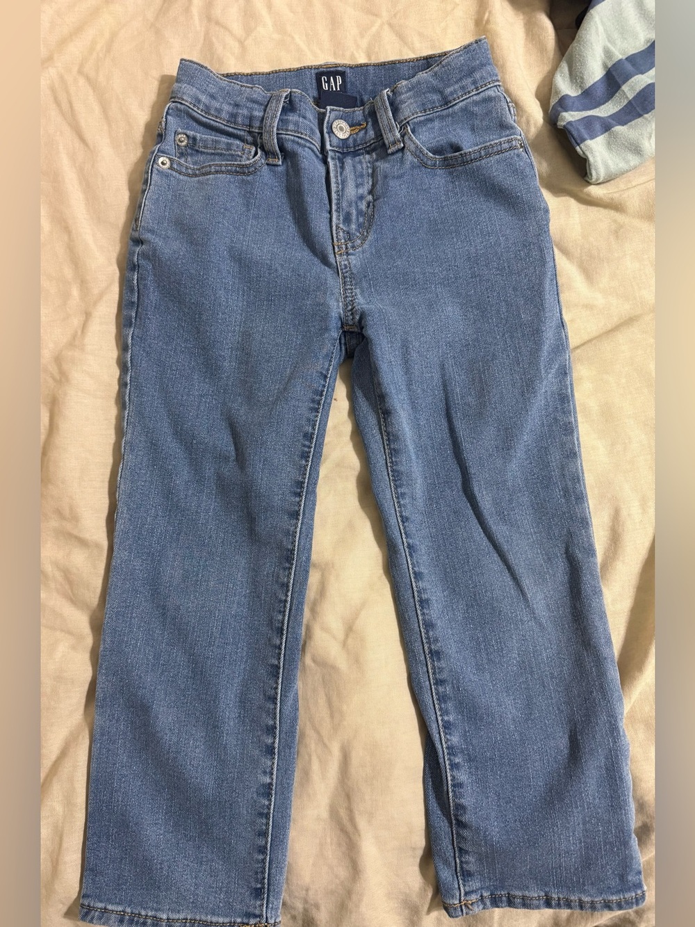 Boys GAP Straight Leg Jeans in Light Blue Wash. Stretchy size 5